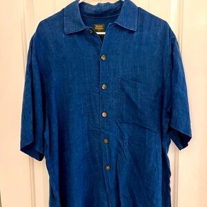 Vintage Scott Barber Men’s Denim-like button down top.